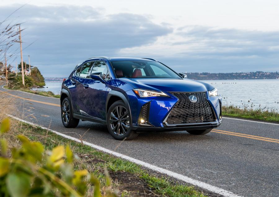  Lexus UX200 F-Sport 2018 года  (NA) (фото 31 из 40)